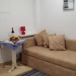 Vau Apartment, Do Vau, * 波尔蒂芒